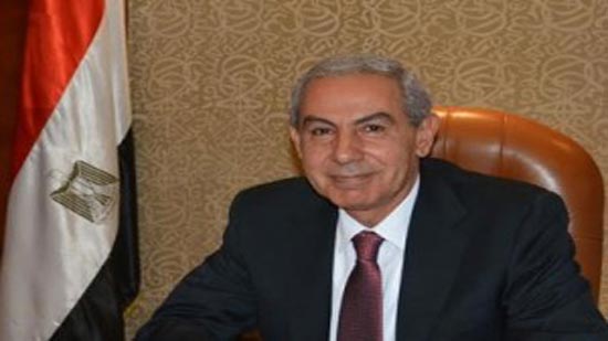 وزير التجارة يكشف سبب شراء مصر للقمح