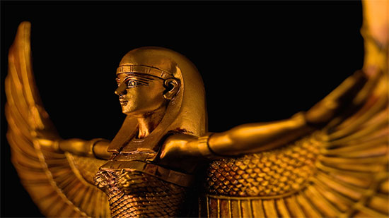 تعرف على برجك الفرعوني.. إيزيس (رمز الوفاء)