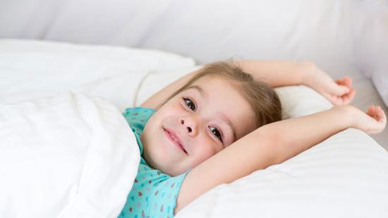 4 نصائح لإيقاظ الطفل بسهولة 