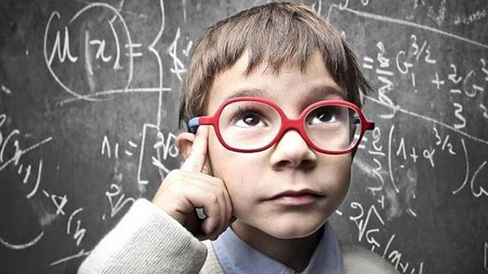 7  طرق تجعل طفلك ذكيًا (انفوجرافيك)