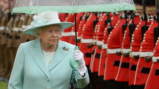 تقارير من المخابرات النيوزلندية تكشف عم محاولات اغتيال الملكة إليزابيث الثانية