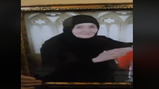  بالفيديو.. قصة الست سعدية التي خدعها أحدهم باسم الدين وحملها حقيبة مخدرات وقبض عليها بالسعودية