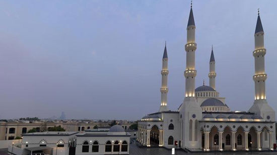  لماذا بنى مسيحي مسجدًا في الإمارات؟