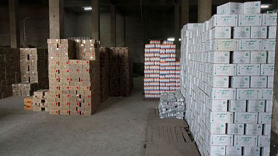  إحباط محاولة تهريب أكثر من 12 طن مواد غذائية منتهية الصلاحية إلى داخل البلاد