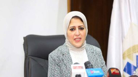 وزيرة الصحة تطمئن على حالة مصابي مستشفى الحسين