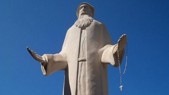 لبنان تقيم تمثال للقديس مارشربل بطول 16 مترا 