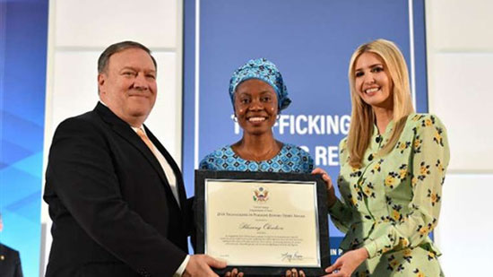 الخارجية الأمريكية تكرم سيدة نيجيرية تدافع عن النساء