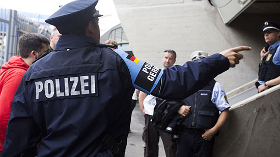 الشرطة الألمانية تلقي القبض على منفذ حادث الاعتداء داخل حافلة