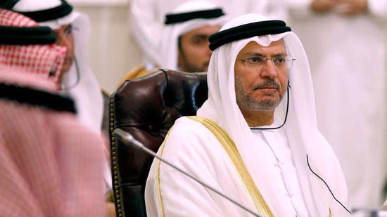 أنور قرقاش: منع قطر لمواطنيها من الحج علامة عدم ثقة