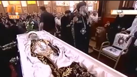 البابا يشارك في جنازة الأنبا أرسانيوس مطران المنيا
