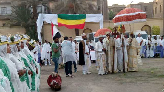 الجالية الإثيوبية تحتفل بـ«عيد الصليب» بالعباسية (صور)