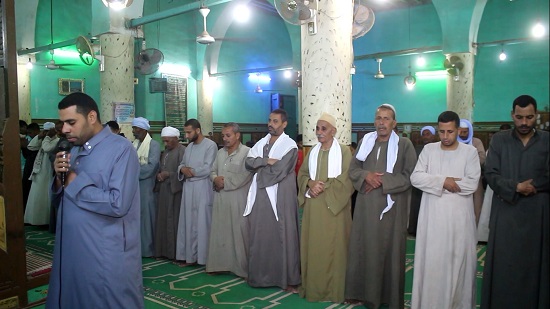  بالصور.. داخل مسجد بالمنيا زينه مسيحي: 