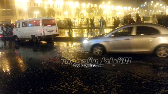  أمطار غزيرة تضرب القاهرة و نرصد المواطنين بالشوارع
