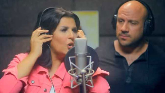 منى الشاذلي تغني راب مع أحمد مكي في أول ظهور له بعد تعافيه من المرض (فيديو)