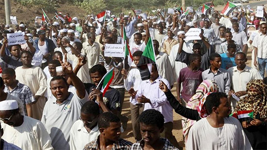 عمرو أديب تعليقا على مظاهرات السودان: 