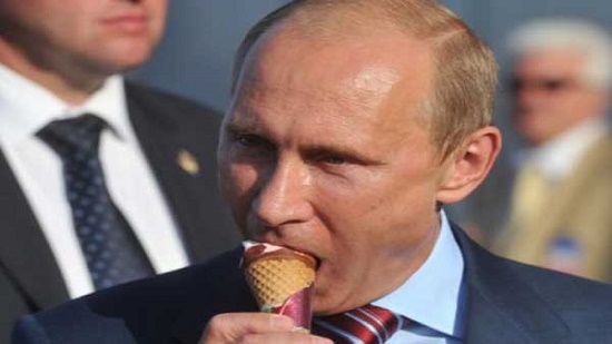 بوتين يأكل الأيس كريم