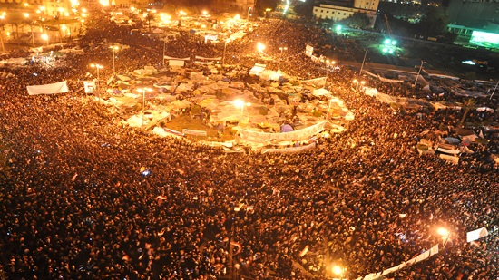  العربي الجديد : من غرائب الأقدار أن تصادف 25 يناير السعي  نحو  إجراء تعديل دستوري لمد فترة الحكم 
