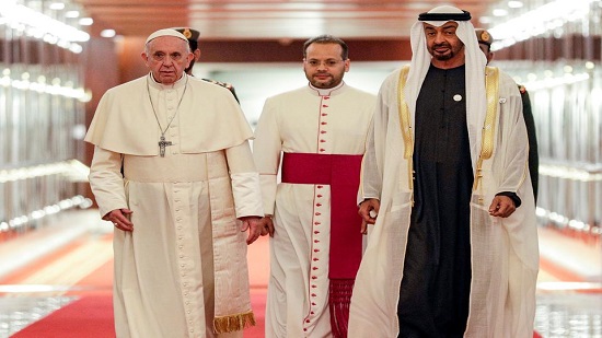  البابا فرنسيس من الإمارات: استخدام اسم الله في الكراهية تدنيس خطير.. ولا يجب فرض الدين
