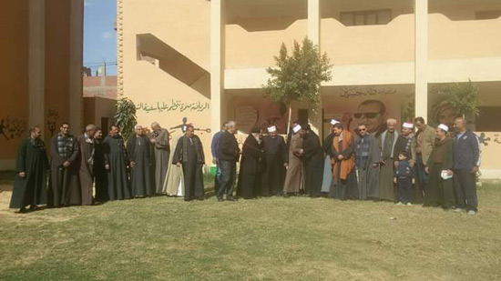  بالصور وفد كنسي تشارك في افتتاح مسجد بالمنيا