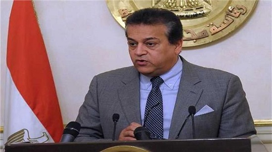 وزير التعليم العالي: علماء مصريون ساهموا في تصنيع القمر الصناعي 
