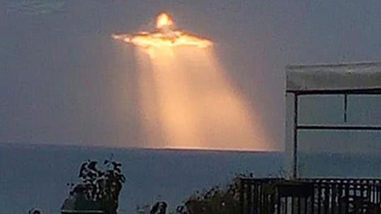  ديلي ميل : المسيح يظهر في سماء أغروبولي الإيطالية