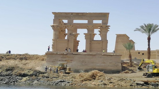 بالصور.. وزارة الآثار تعلن البدء في أعمال تطوير معبد فيلة
