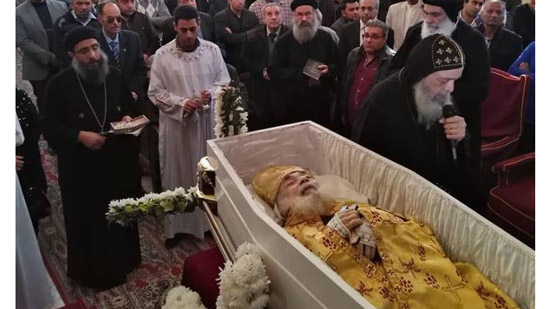 الكنيسة تعلن وفاة شيخ كهنة المنوفية بعد ٧٢ سنة كهنوت