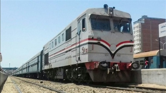 قطار يدهس رجلا وزوجته بمحطة مصر