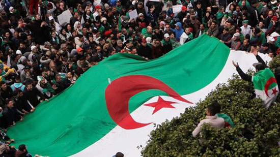 الجزائر الي اين؟ هل الحكم صفّر لإعلان نهاية المباراة؟