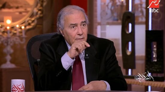  فاروق جويدة: الرئيس السيسي يجري وحده وقراره بشأن المعاشات عدالة 
