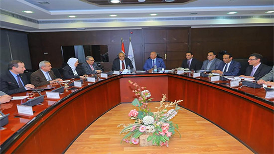 وزير النقل يلتقي رئيس مجلس إدارة العربية للتصنيع لبحث مشروعات بالسكك الحديد