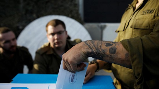 تضارب استطلاعات الرأي بعد إغلاق مراكز الاقتراع في الانتخابات الإسرائيلية
