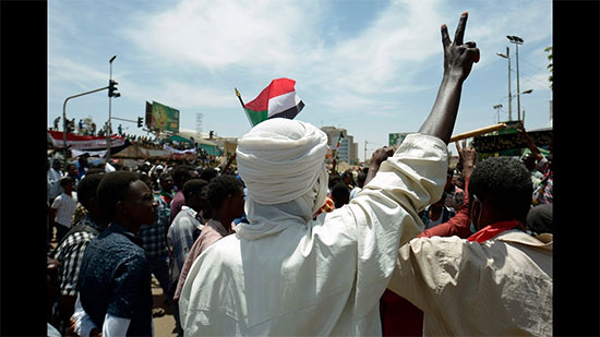 المجلس العسكري السوداني  يلغي قوانين تقييد الحريات
