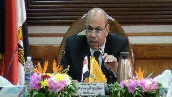 الدكتور مصطفي عبد النبي رئيس جامعة المنيا 