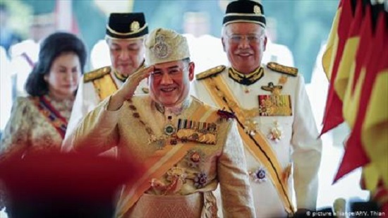 بعد زواج ملك تايلاند من قائدة حرسه الشخصي.. أهم زيجات الملوك من مدنيين
