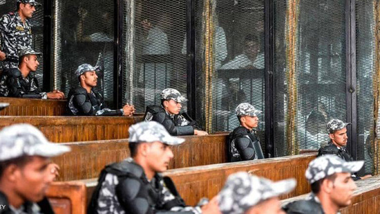 مصر.. حكم نهائي بإعدام 13 إرهابيا قتلوا وأصابوا رجال شرطة