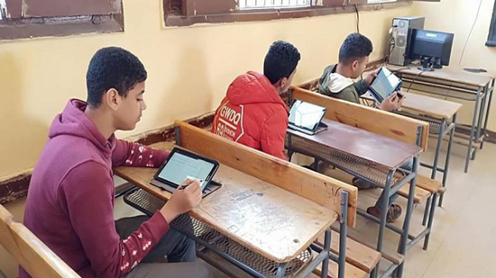 1700 مدرسة جاهزة لامتحان أولى ثانوى بـ«التابلت» وبدون «إنترنت»