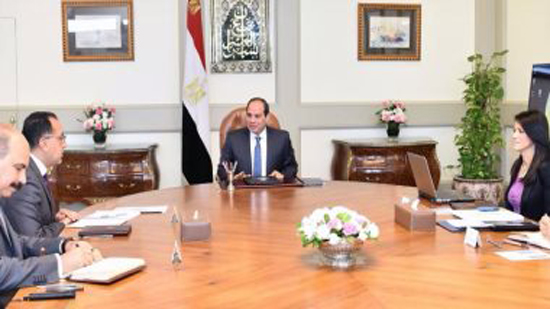 الرئيس السيسي خلال لقاء رئيس الوزراء ووزيرة السياحة