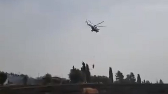 بالفيديو.. لحظة مشاركة طائرة مصرية في إطفاء الحرائق بإسرائيل
