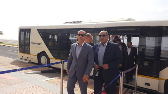  وزير الطيران المدني يتفقد مطار شرم الشيخ وتأميناته