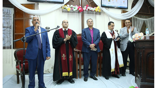  رئيس الإنجيلية يشارك في احتفال كنيسة ديروط برسامة قس 
