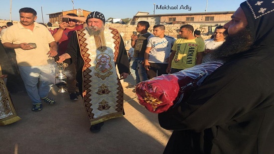  بالصور.. عشية عيد مارمينا بصحراء مريوط
