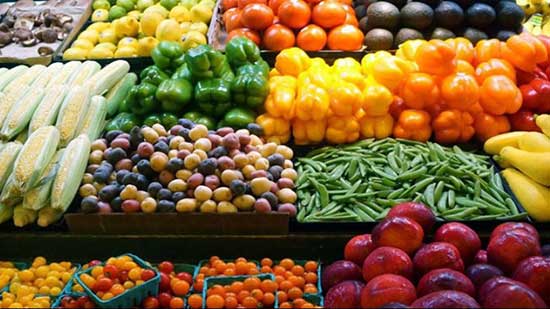 البصل بـ 4 جنيهات.. أسعار الخضراوات والفاكهة بالأسواق اليوم.. فيديو