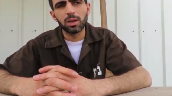 بالفيديو.. مسئول إسرائيلي ينشر اعترافات شاب فلسطيني بعد القبض عليه من 