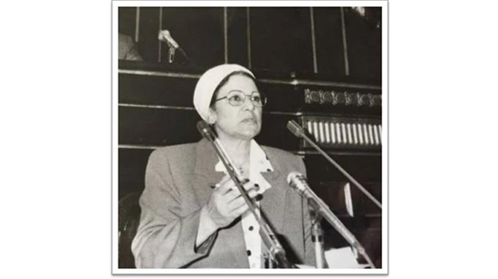 حمدية محمود زهران.. أول سيدة مصرية تحصل على درجة الدكتورة في الاقتصاد والعلوم السياسية