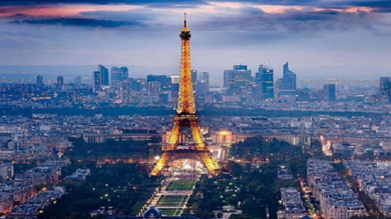 شاهد..في ذكرى تأسيس عاصمة الحب.. أعمال فنية تم تصويرها في باريس
