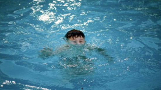  وفاة طفل غرقاً فى حمام سباحة أحد الأندية بالنزهة.. وحبس 4 مشرفين