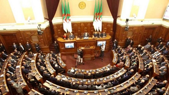 وصول مرشح إسلامي التوجه إلى رئاسة البرلمان الجزائري
