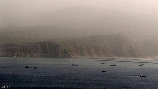 بريطانيا تؤكد: قوارب إيرانية حاولت احتجاز ناقلتنا في هرمز