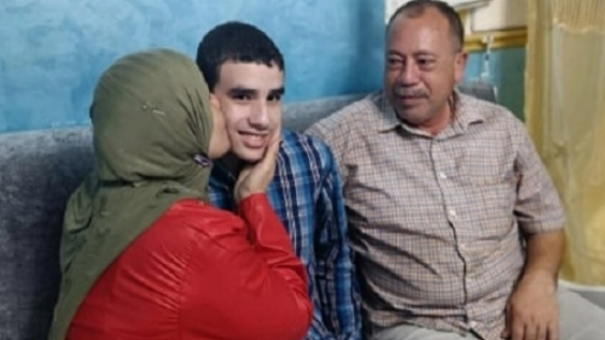  مروان يشرف والده